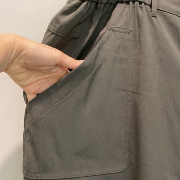 Max Studio Plus Size Soft Twill Ankle Cargo Pants Size 3X - Picture 11 of 16